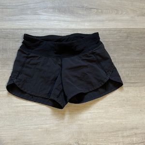 Ivivva short, child size 7, in excellent condition.